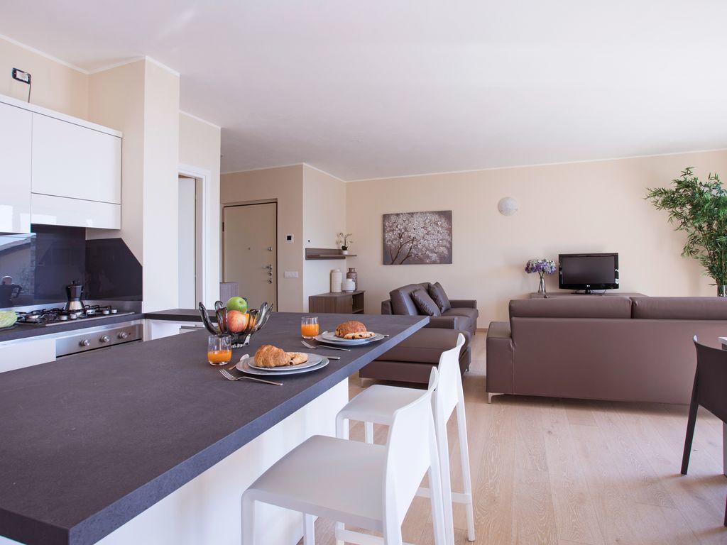 Ossuccio Grande C Home With Pool Sleeps 12 By Italian Apartments Como Exterior photo