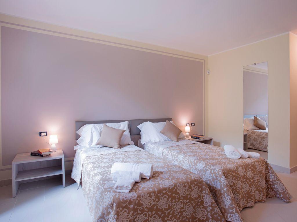 Ossuccio Grande C Home With Pool Sleeps 12 By Italian Apartments Como Exterior photo