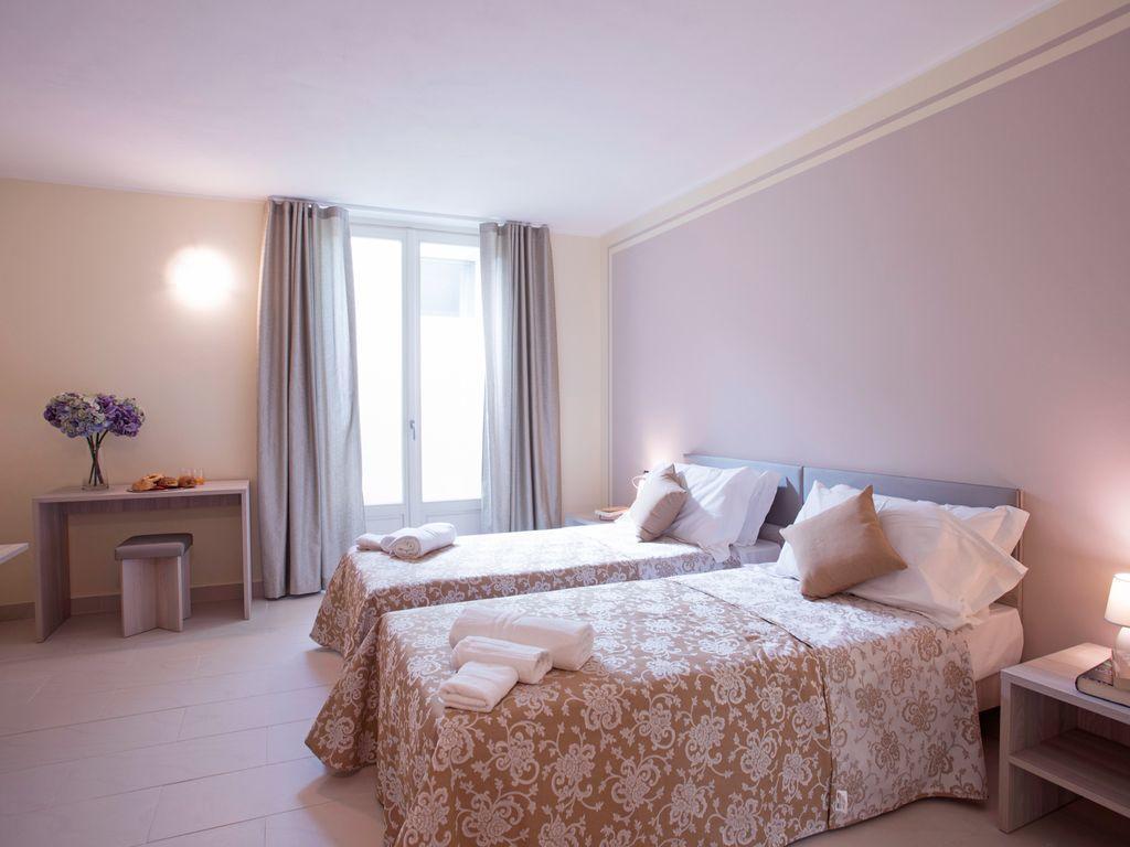 Ossuccio Grande C Home With Pool Sleeps 12 By Italian Apartments Como Exterior photo
